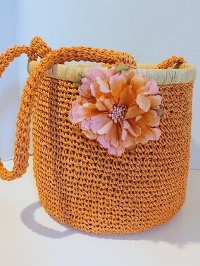 Vintage April Cornell Crochet Straw Basket Bucket Bag w/ Floral Appliqué